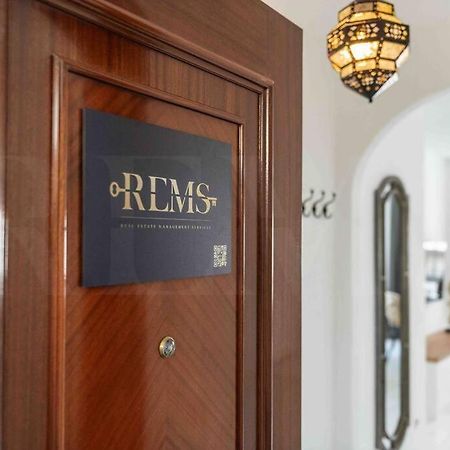 Spacious & Authentic Apartment By Rems Malaga Luaran gambar