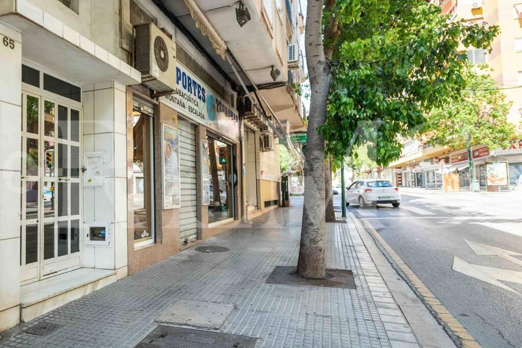 Spacious & Authentic Apartment By Rems Malaga Luaran gambar